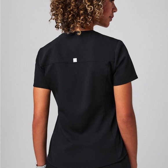 Fabletics Black Scrub Set - Picture 3 of 5